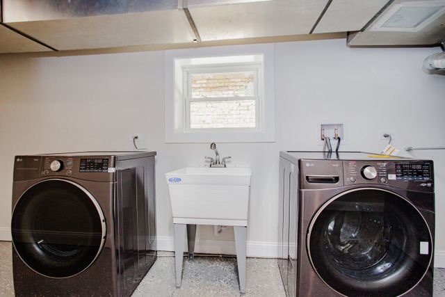 6018 W School Street, Chicago, IL 60634