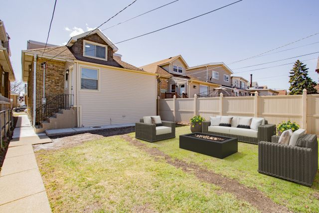 6018 W School Street, Chicago, IL 60634