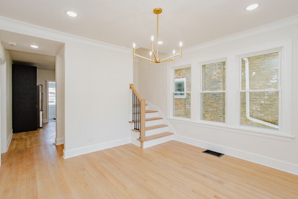 Image 14 of property listing at 6018 W School Street, Chicago, IL 60634