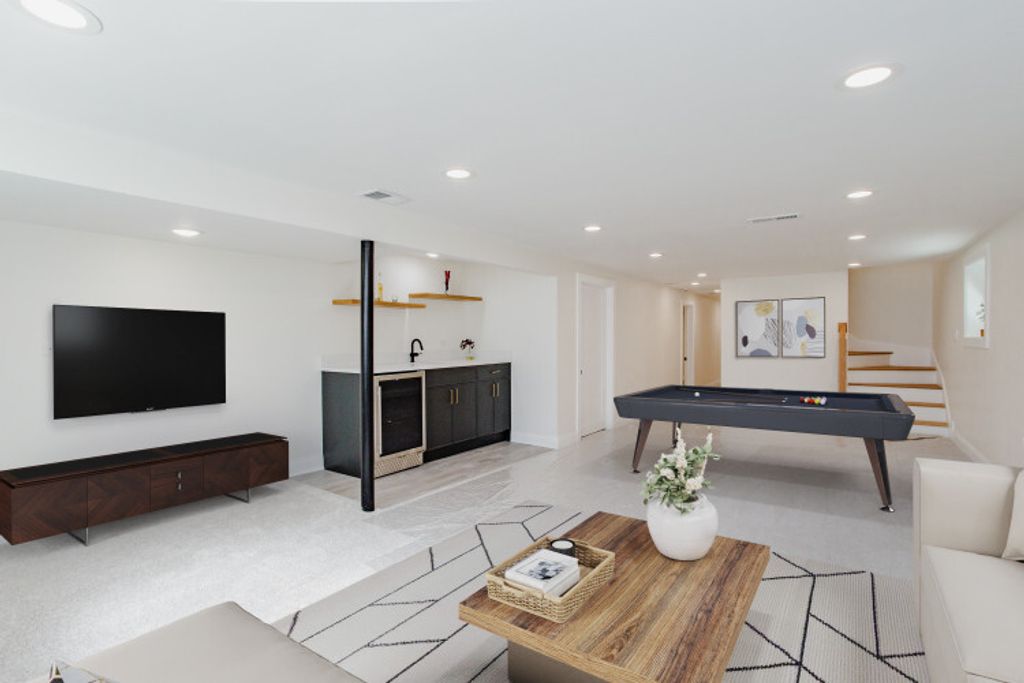 Image 20 of property listing at 6018 W School Street, Chicago, IL 60634