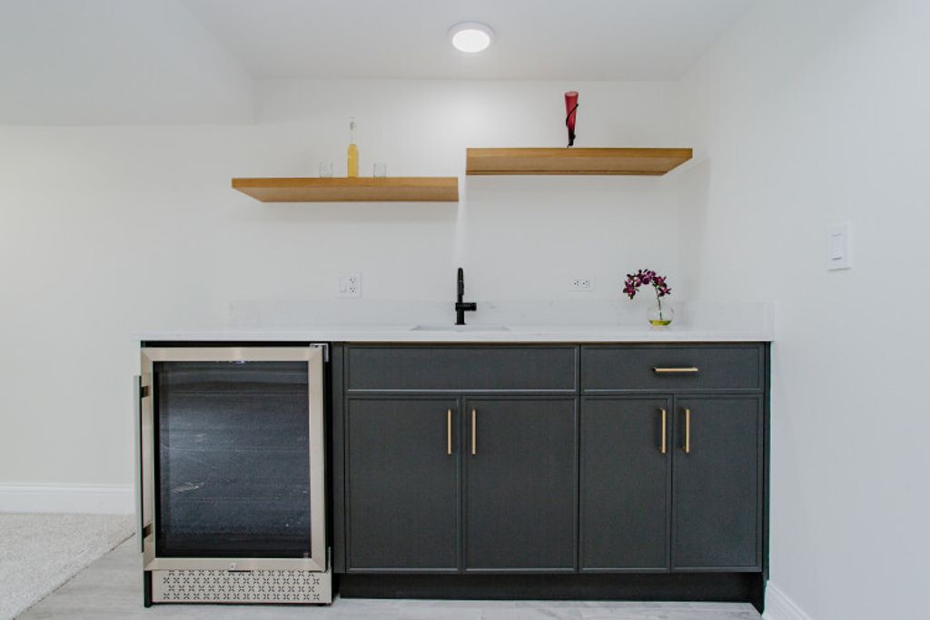 Image 22 of property listing at 6018 W School Street, Chicago, IL 60634