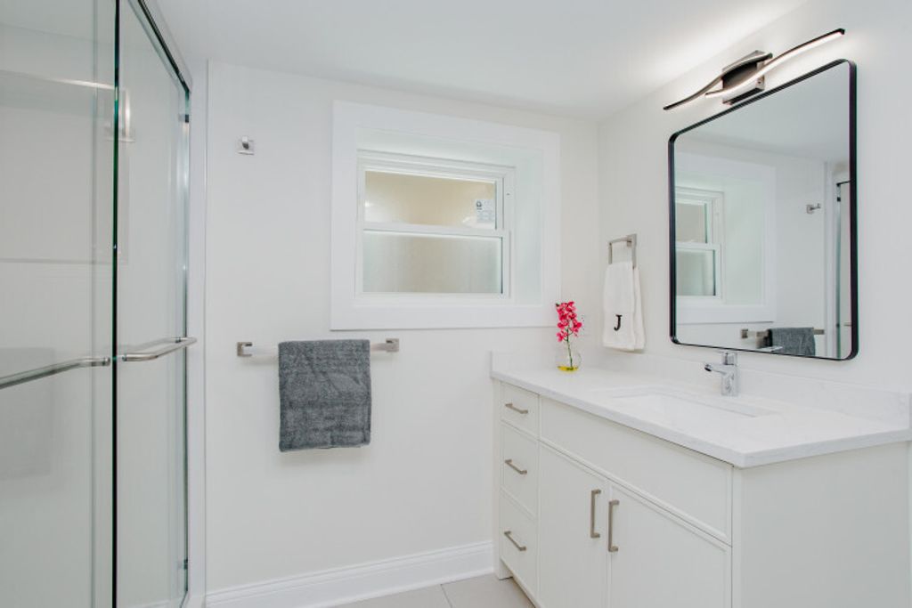 Image 23 of property listing at 6018 W School Street, Chicago, IL 60634