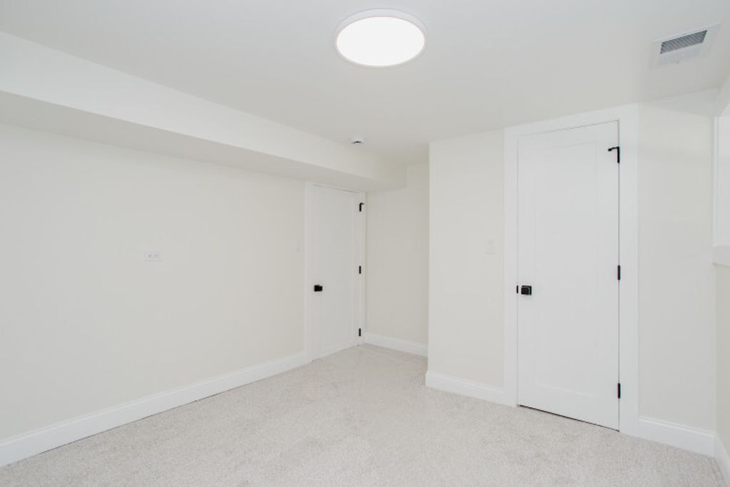 Image 24 of property listing at 6018 W School Street, Chicago, IL 60634