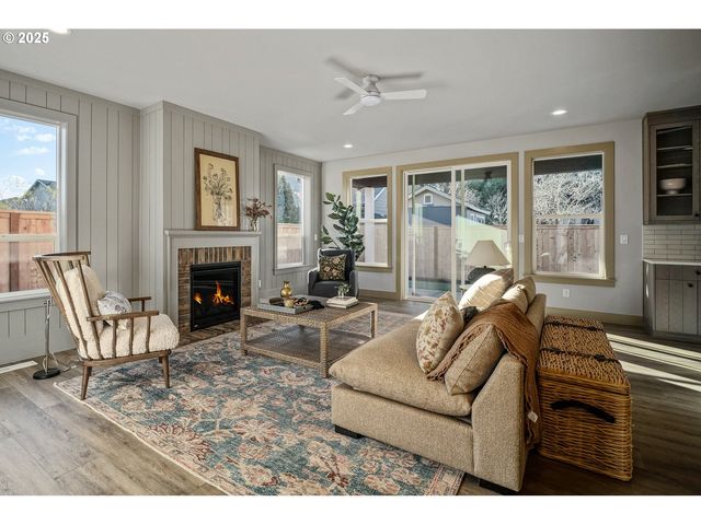 7531 LENNOX Ln Ne, Keizer, OR 97303