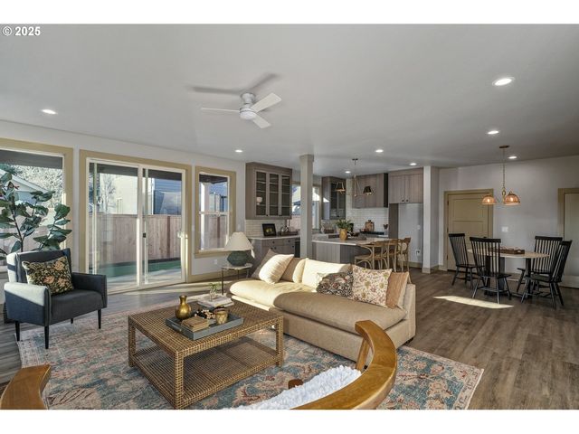 7531 LENNOX Ln Ne, Keizer, OR 97303