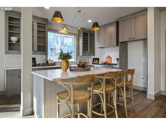 7531 LENNOX Ln Ne, Keizer, OR 97303