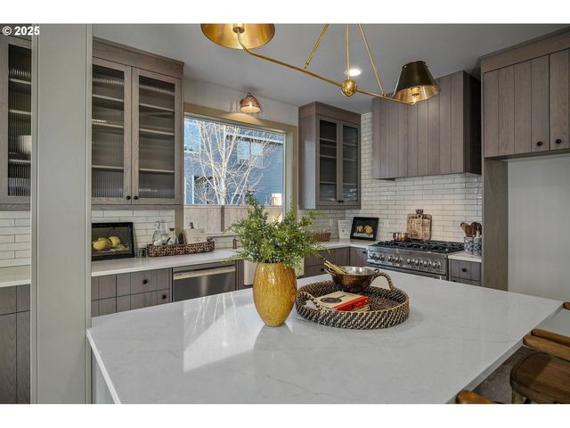 7531 LENNOX Ln Ne, Keizer, OR 97303