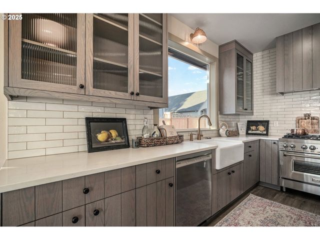 7531 LENNOX Ln Ne, Keizer, OR 97303