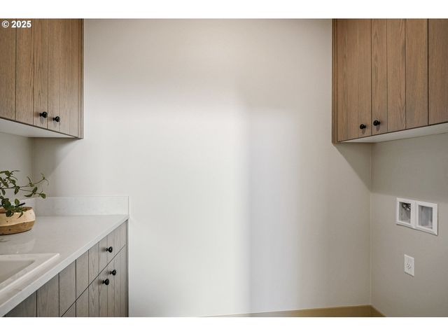 7531 LENNOX Ln Ne, Keizer, OR 97303