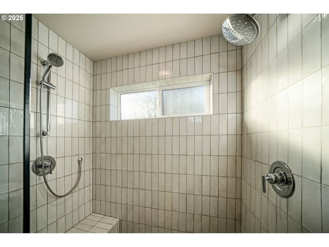 7531 LENNOX Ln Ne, Keizer, OR 97303