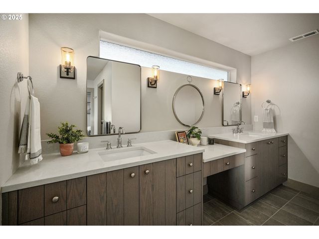 7531 LENNOX Ln Ne, Keizer, OR 97303