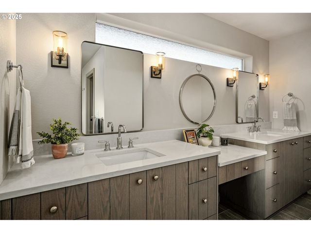 7531 LENNOX Ln Ne, Keizer, OR 97303