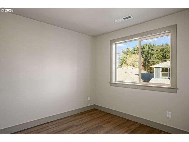 7531 LENNOX Ln Ne, Keizer, OR 97303