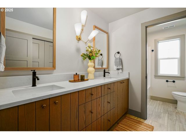 7531 LENNOX Ln Ne, Keizer, OR 97303