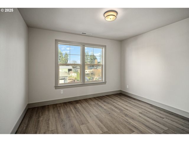 7531 LENNOX Ln Ne, Keizer, OR 97303