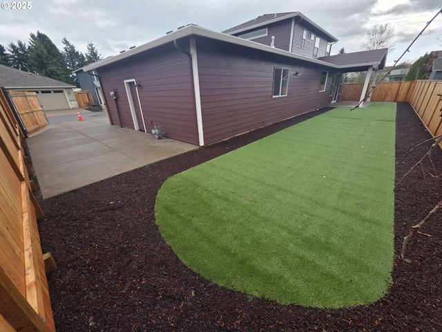 7531 LENNOX Ln Ne, Keizer, OR 97303