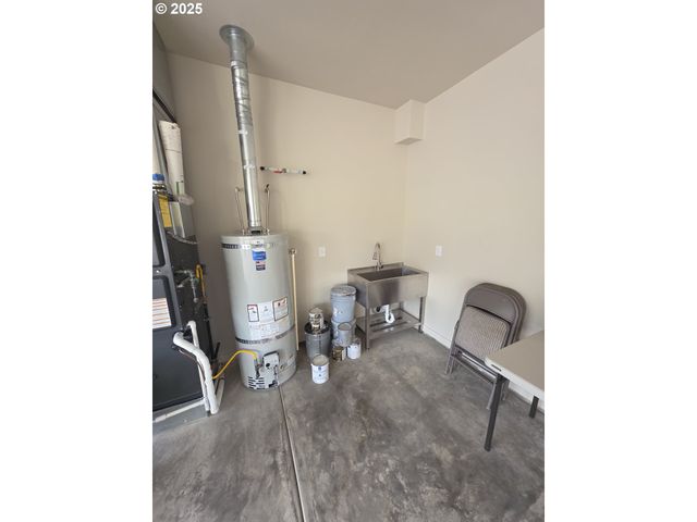 7531 LENNOX Ln Ne, Keizer, OR 97303