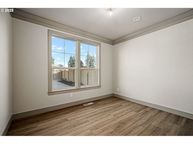 7531 LENNOX Ln Ne, Keizer, OR 97303