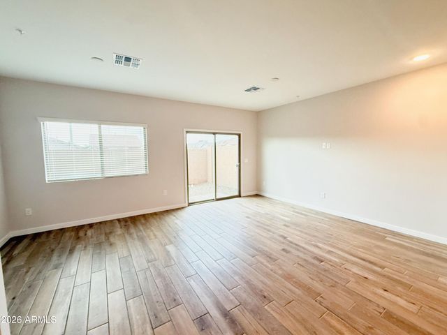 7532 W Darrow Street, Laveen, AZ 85339