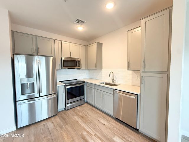 7532 W Darrow Street, Laveen, AZ 85339