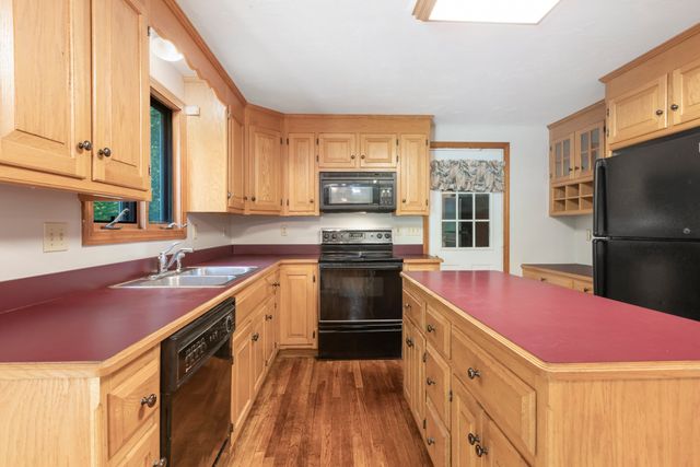 25 Caswell Ct, Douglas, MA 01516