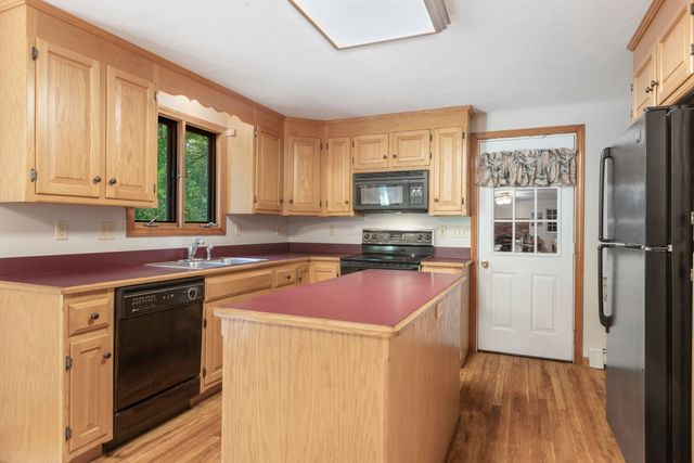 25 Caswell Ct, Douglas, MA 01516