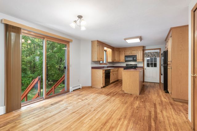 25 Caswell Ct, Douglas, MA 01516