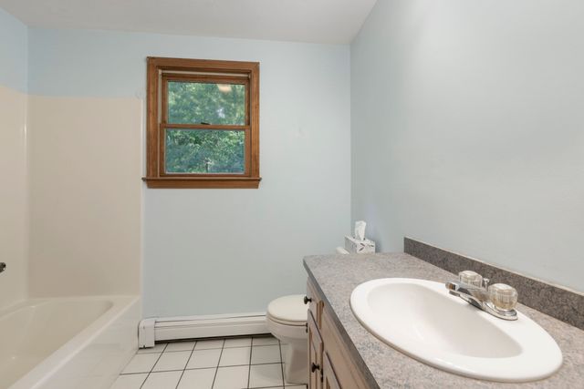 25 Caswell Ct, Douglas, MA 01516