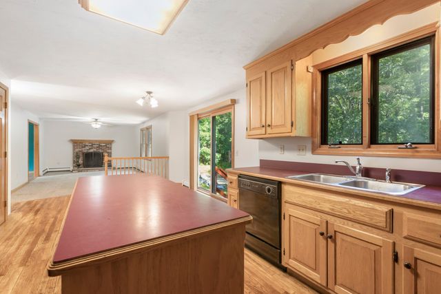25 Caswell Ct, Douglas, MA 01516