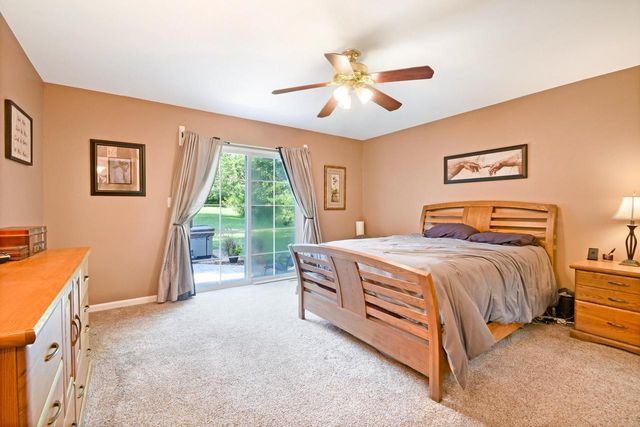 1402 Amys PLACE, West Bend, WI 53090