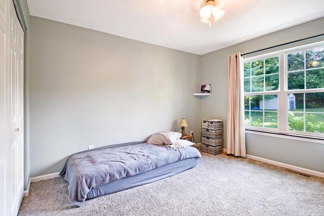 1402 Amys PLACE, West Bend, WI 53090