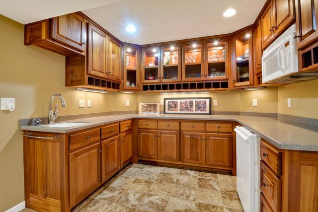 1402 Amys PLACE, West Bend, WI 53090
