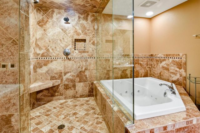1402 Amys PLACE, West Bend, WI 53090