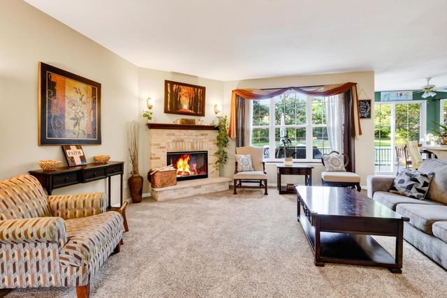 1402 Amys PLACE, West Bend, WI 53090