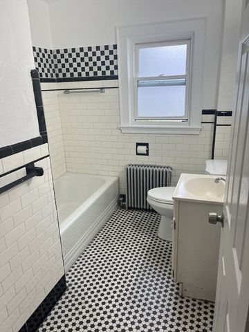 607 Washington Street 1L, Braintree, MA 02184