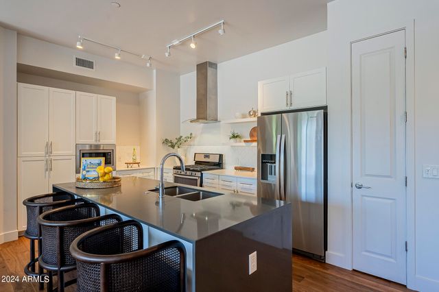 3131 N CENTRAL Avenue 5012, Phoenix, AZ 85012