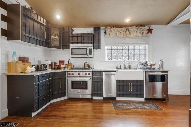 44 Main St, Califon Boro, NJ 07830