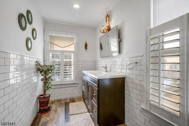 44 Main St, Califon Boro, NJ 07830