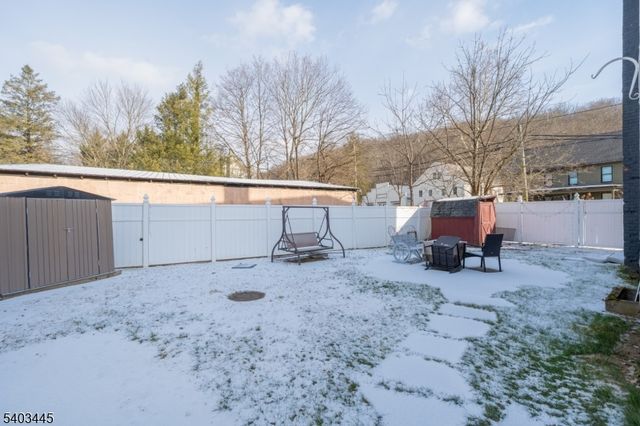 44 Main St, Califon Boro, NJ 07830