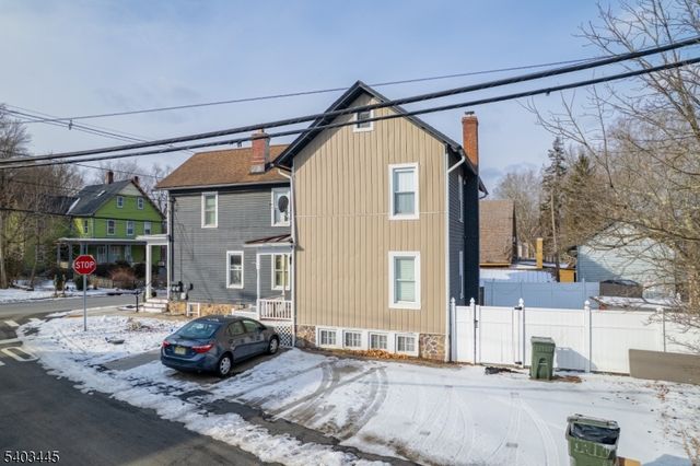 44 Main St, Califon Boro, NJ 07830