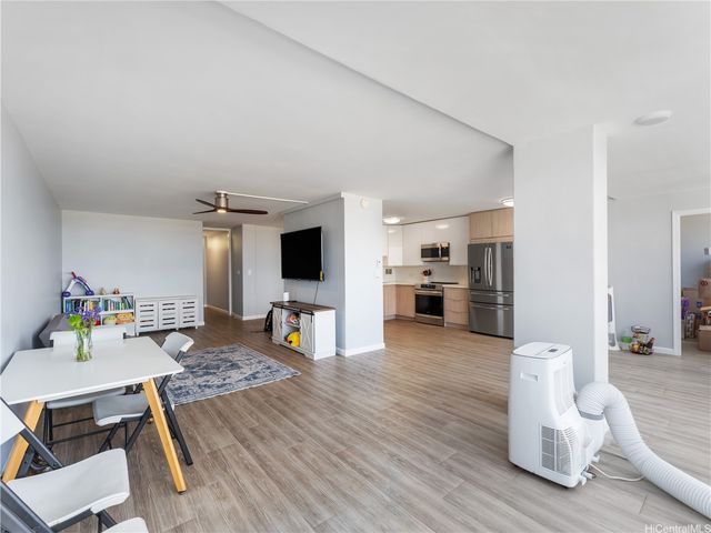 4300 Waialae Avenue B601, Honolulu, HI 96816