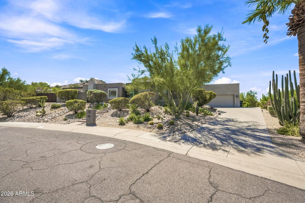 1801 E MANZANITA Drive, Phoenix, AZ 85020 — photo 2