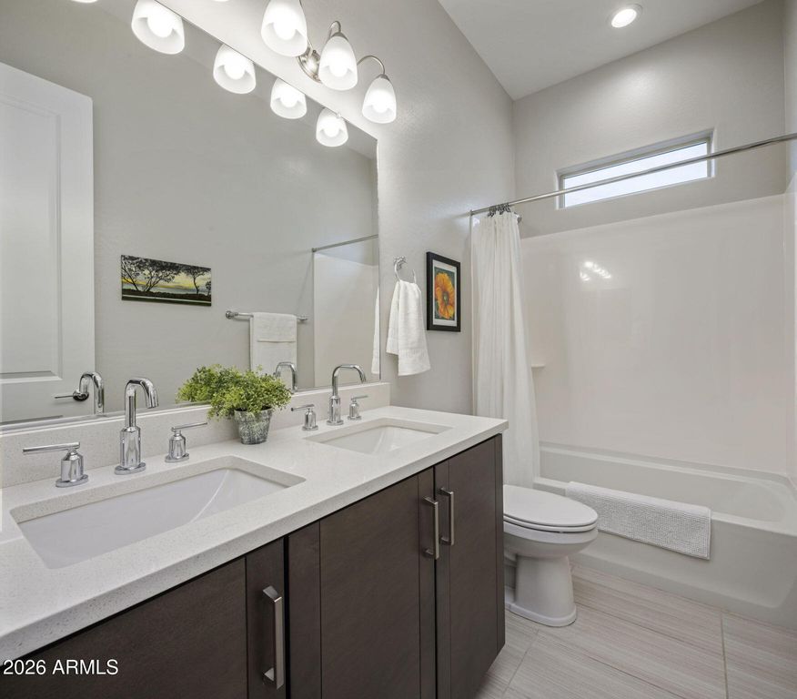 Image 38 of property listing at 6610 E MARISA Lane, Phoenix, AZ 85054