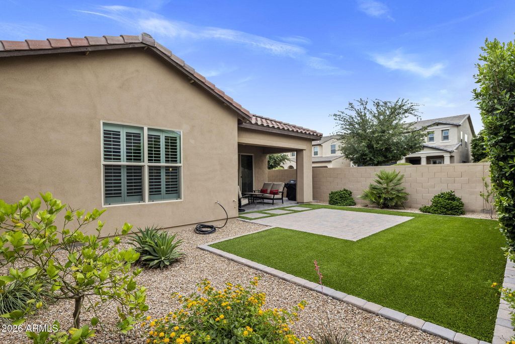 Image 45 of property listing at 6610 E MARISA Lane, Phoenix, AZ 85054