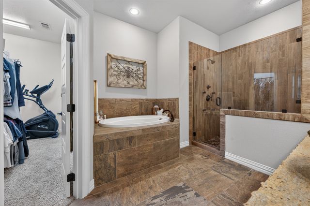 109 Lighthouse Lane, Mabank, TX 75143