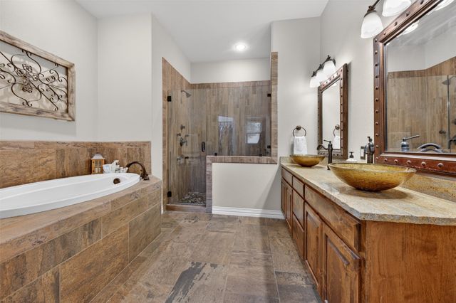 109 Lighthouse Lane, Mabank, TX 75143