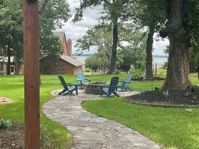 109 Lighthouse Lane, Mabank, TX 75143