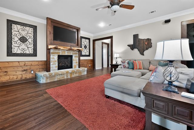 109 Lighthouse Lane, Mabank, TX 75143