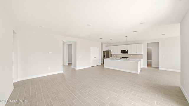 2 ROLLER Lane, Palm Coast, FL 32164