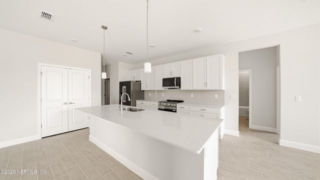 2 ROLLER Lane, Palm Coast, FL 32164